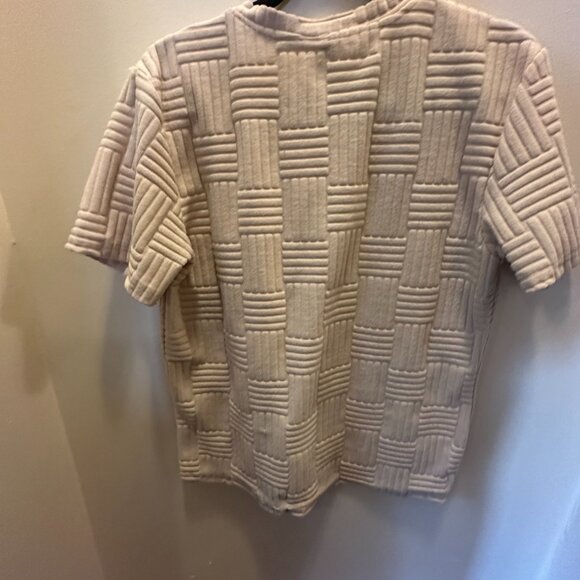 Minimalist textured short-sleeve top in beige, size L. Modern boxy fit, soft fab - Picture 2 of 4